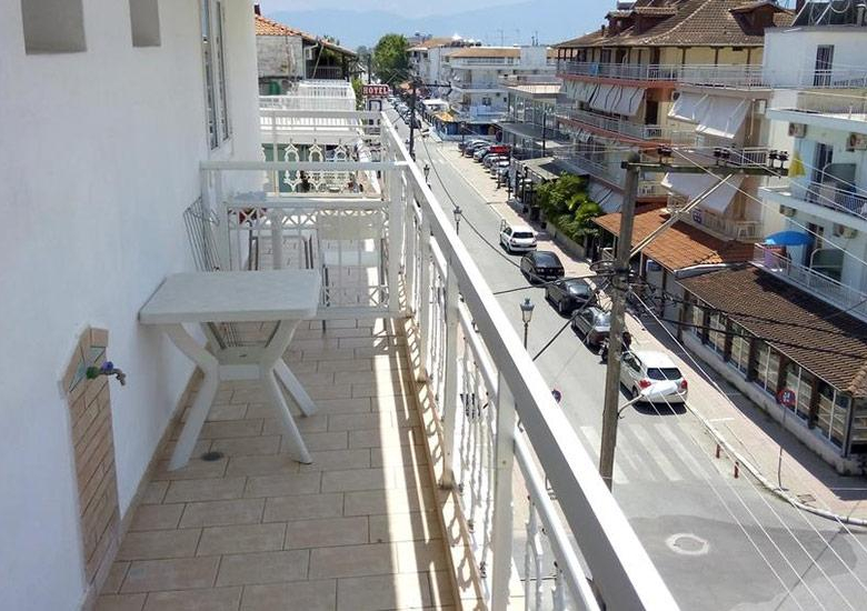 780