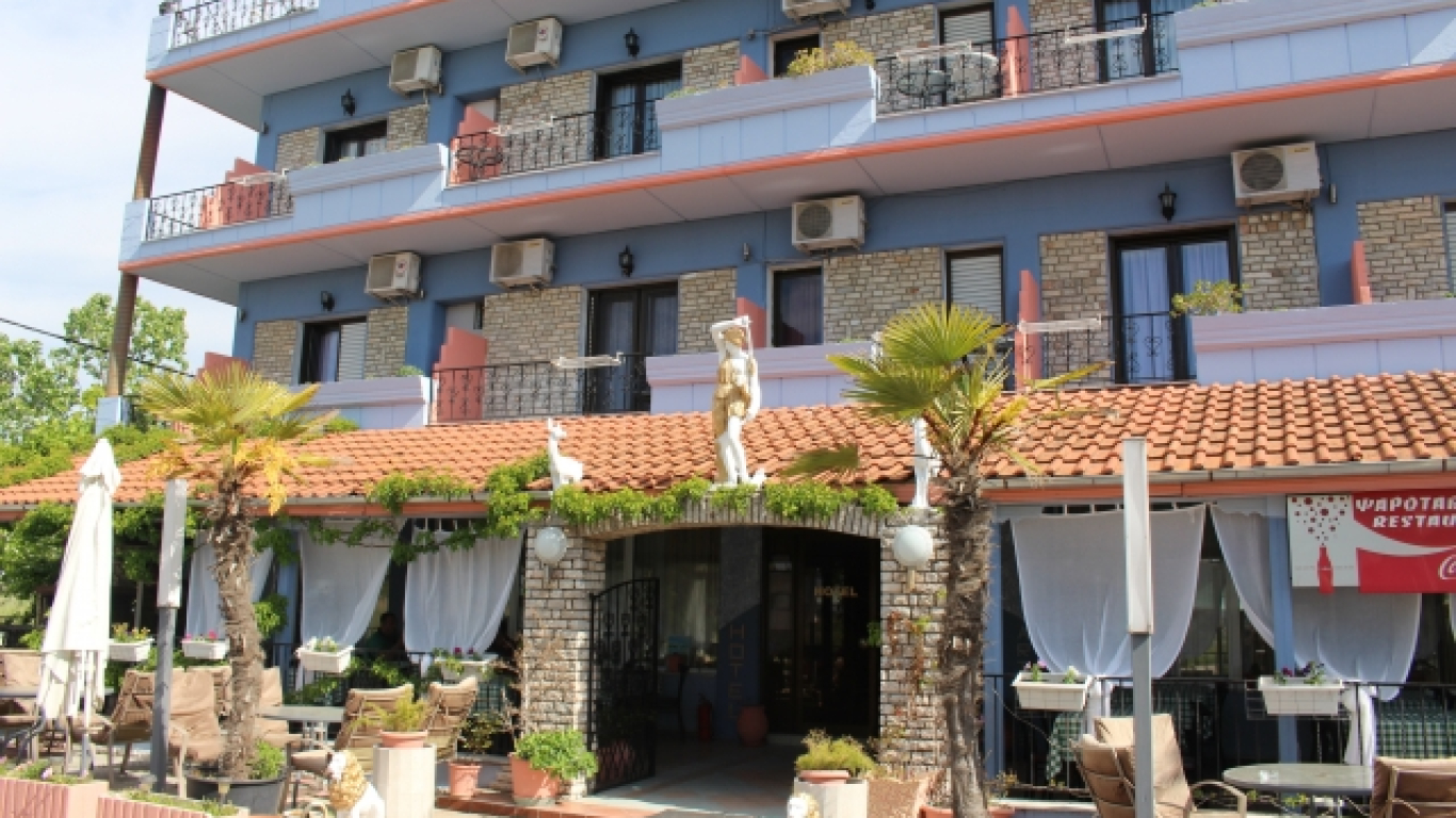 vila-artemis-paralia-1