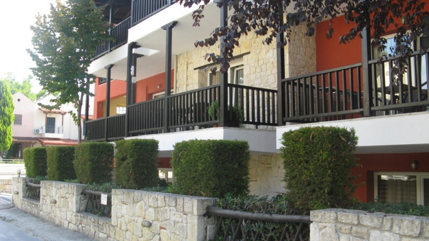 vila-eolos-pefkohori-1