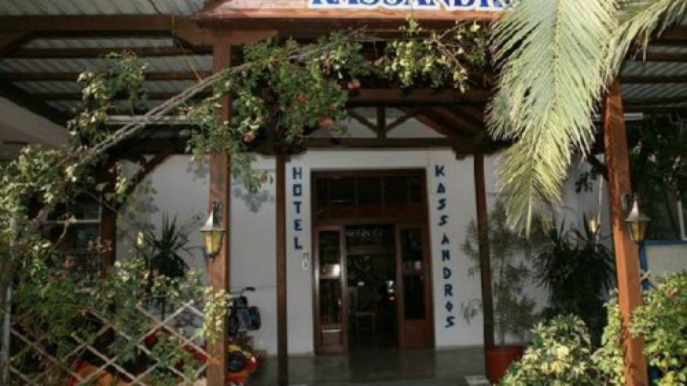 vila-kasandros-pefkohori-1