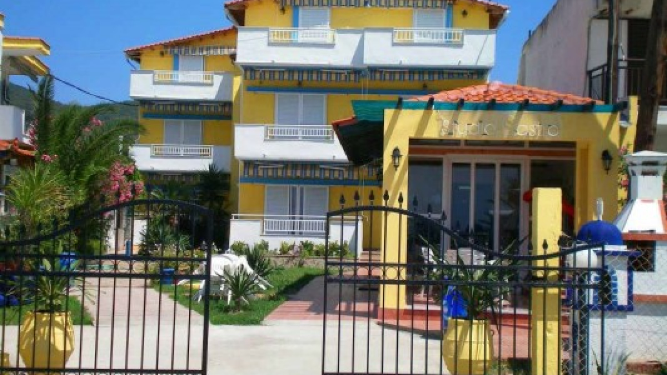 vila-kastro-toroni-sitonija-1