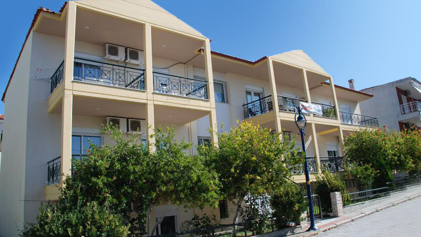 vila-kostas-polihrono-1