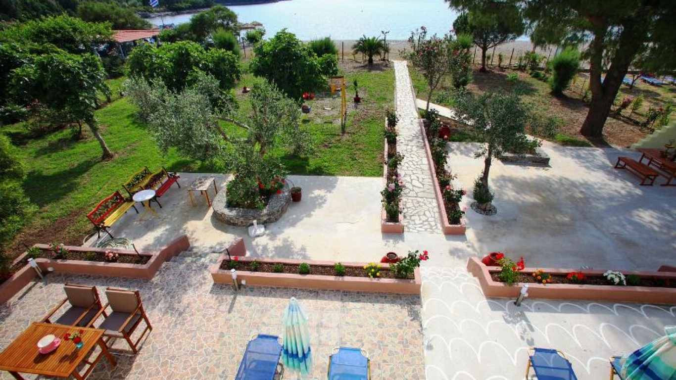 vila-kymata-skopelos-1