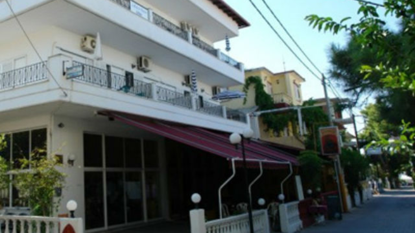 vila-lena-hanioti-1
