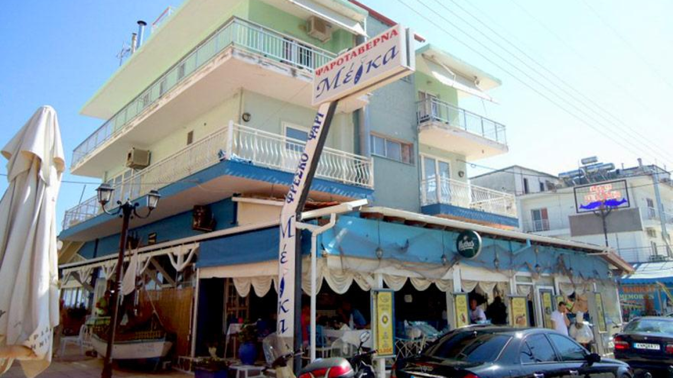 vila-megka-paralia-1
