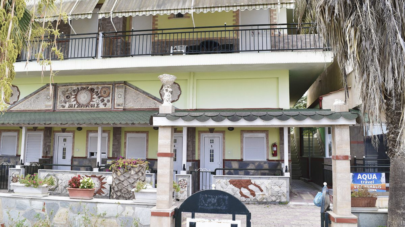 vila-mihalis-polihrono-1
