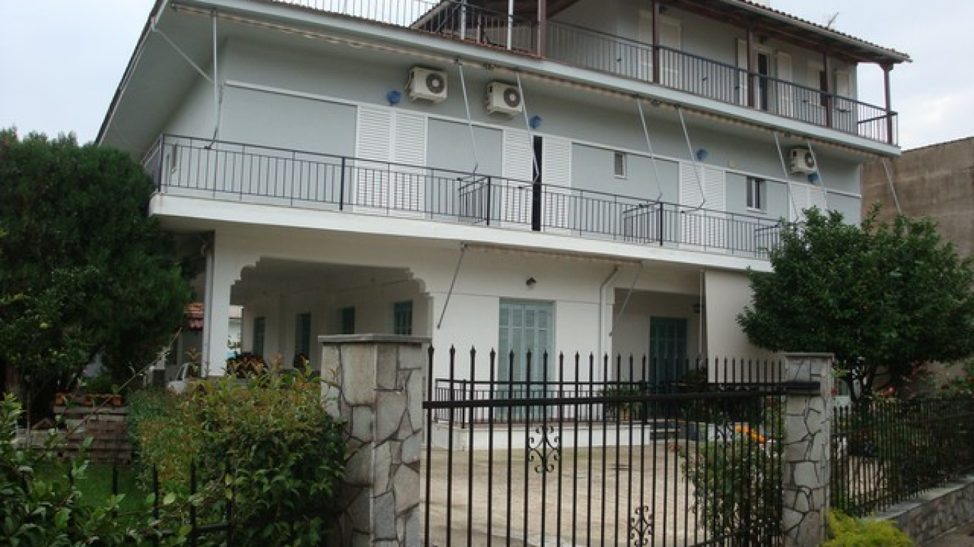 vila-pefki-evia-1
