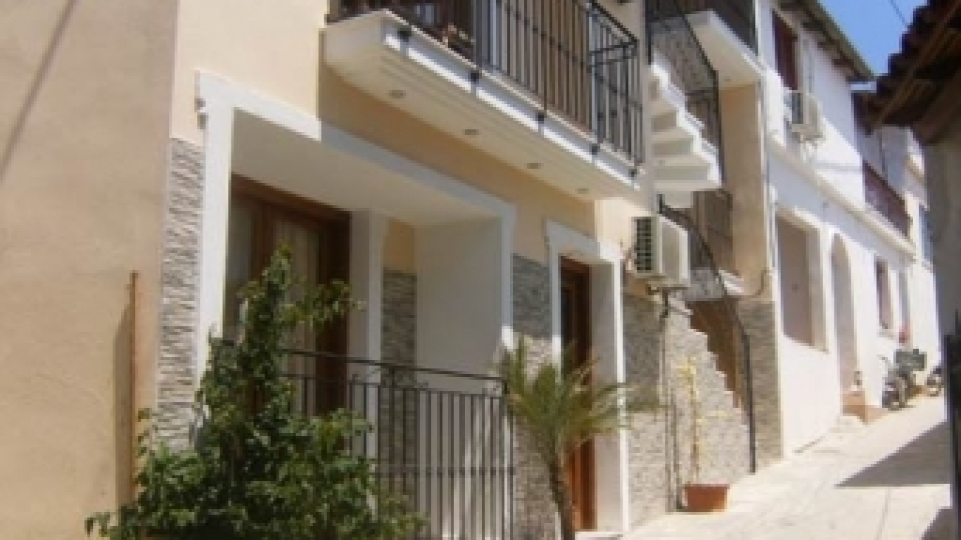 vila-spiridula-skiatos-1