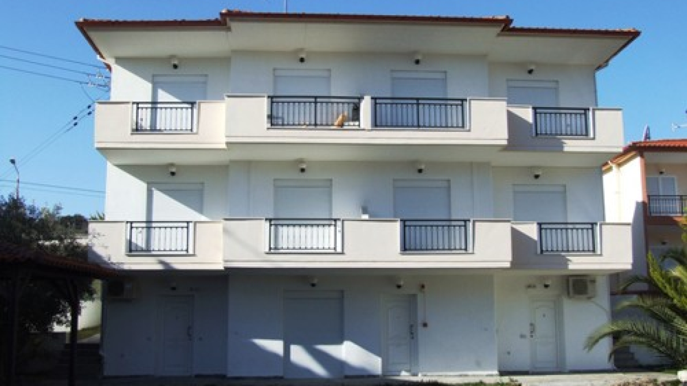 vila-trandafilos-hanioti-1